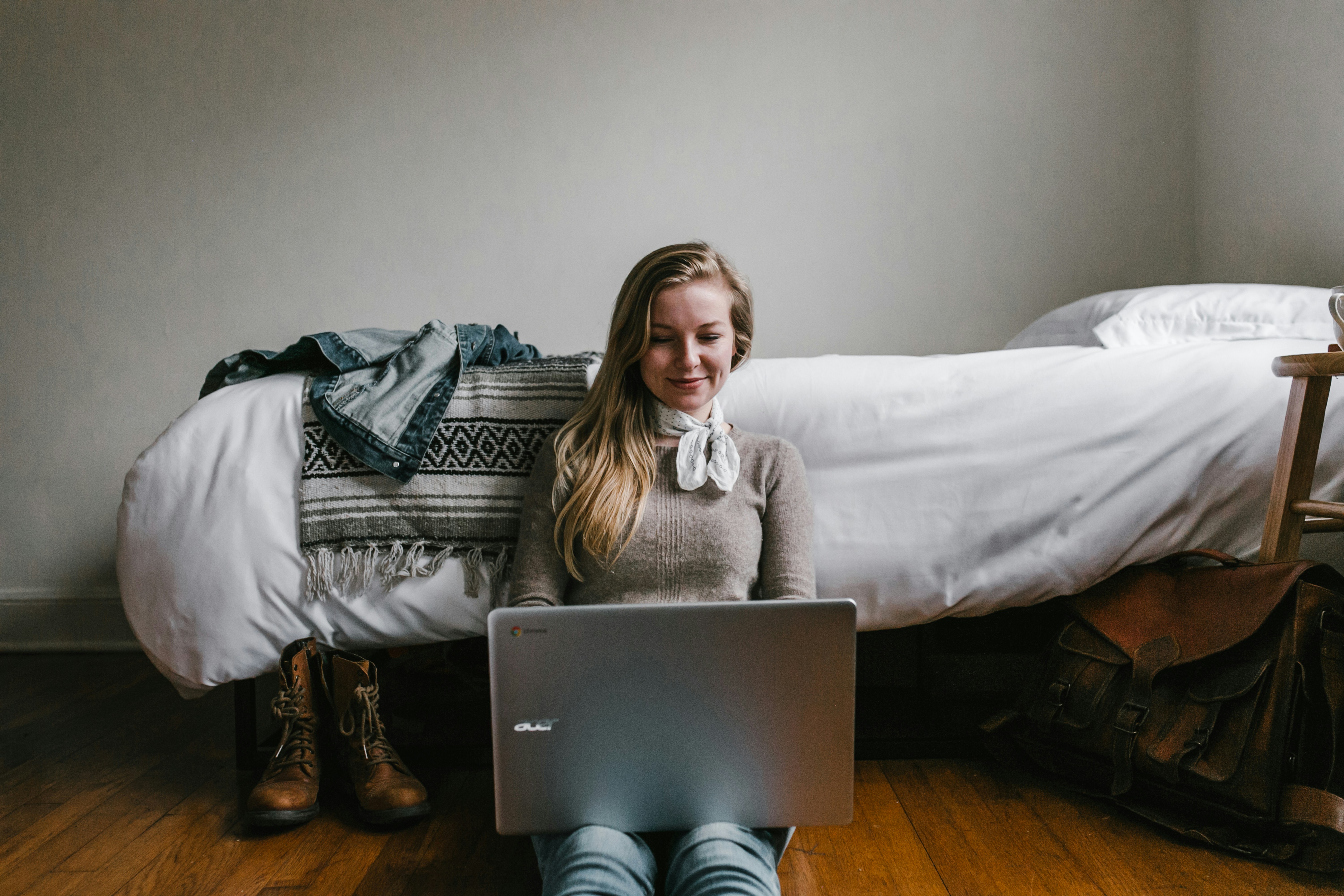 woman working - DMARC vs DKIM
