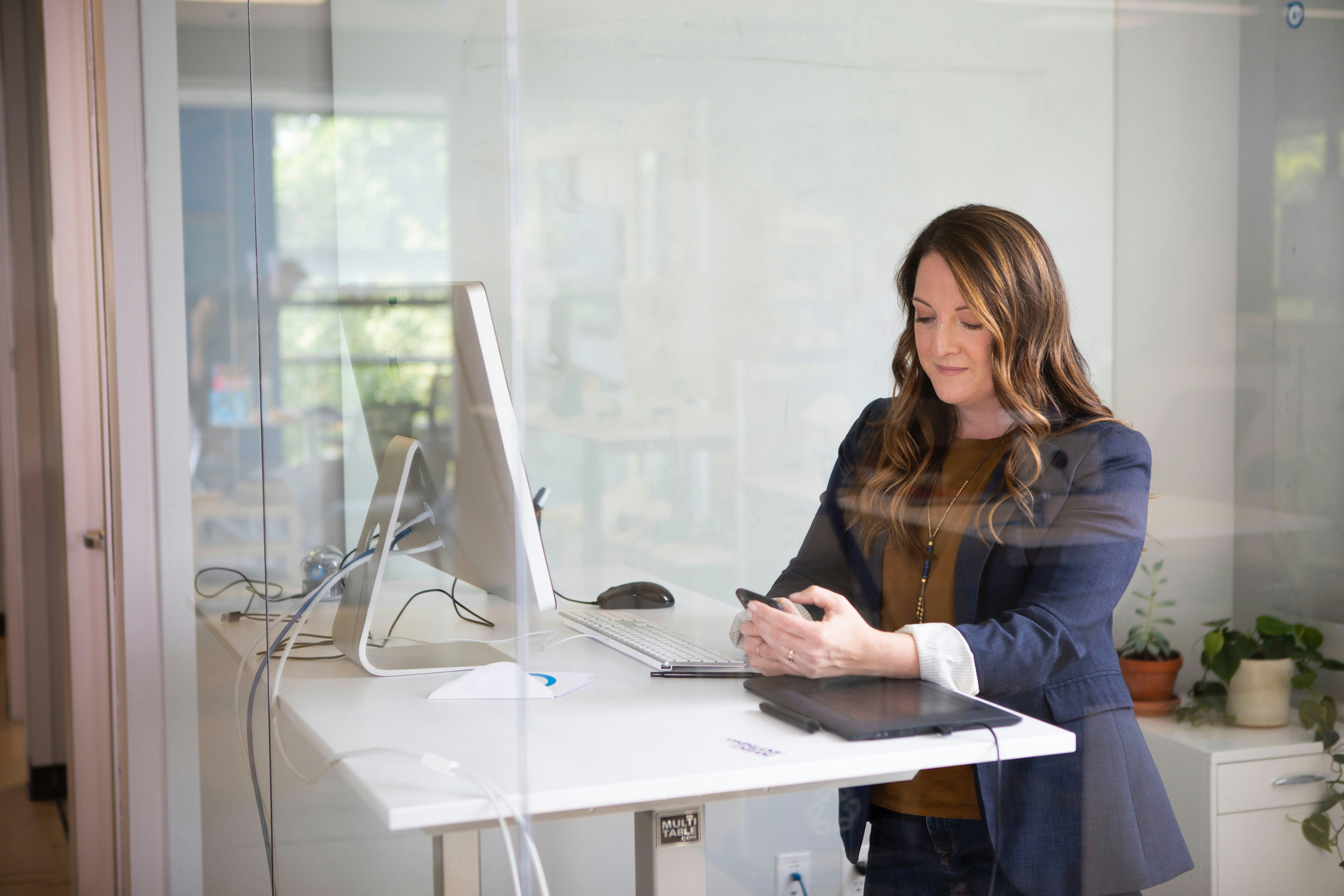 woman working - How Many Cold Emails to Get a Client