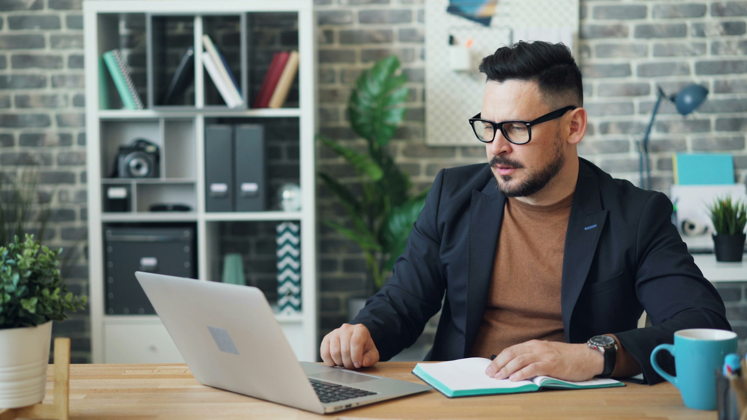 man reading an email - How to Cold Email for an Internship