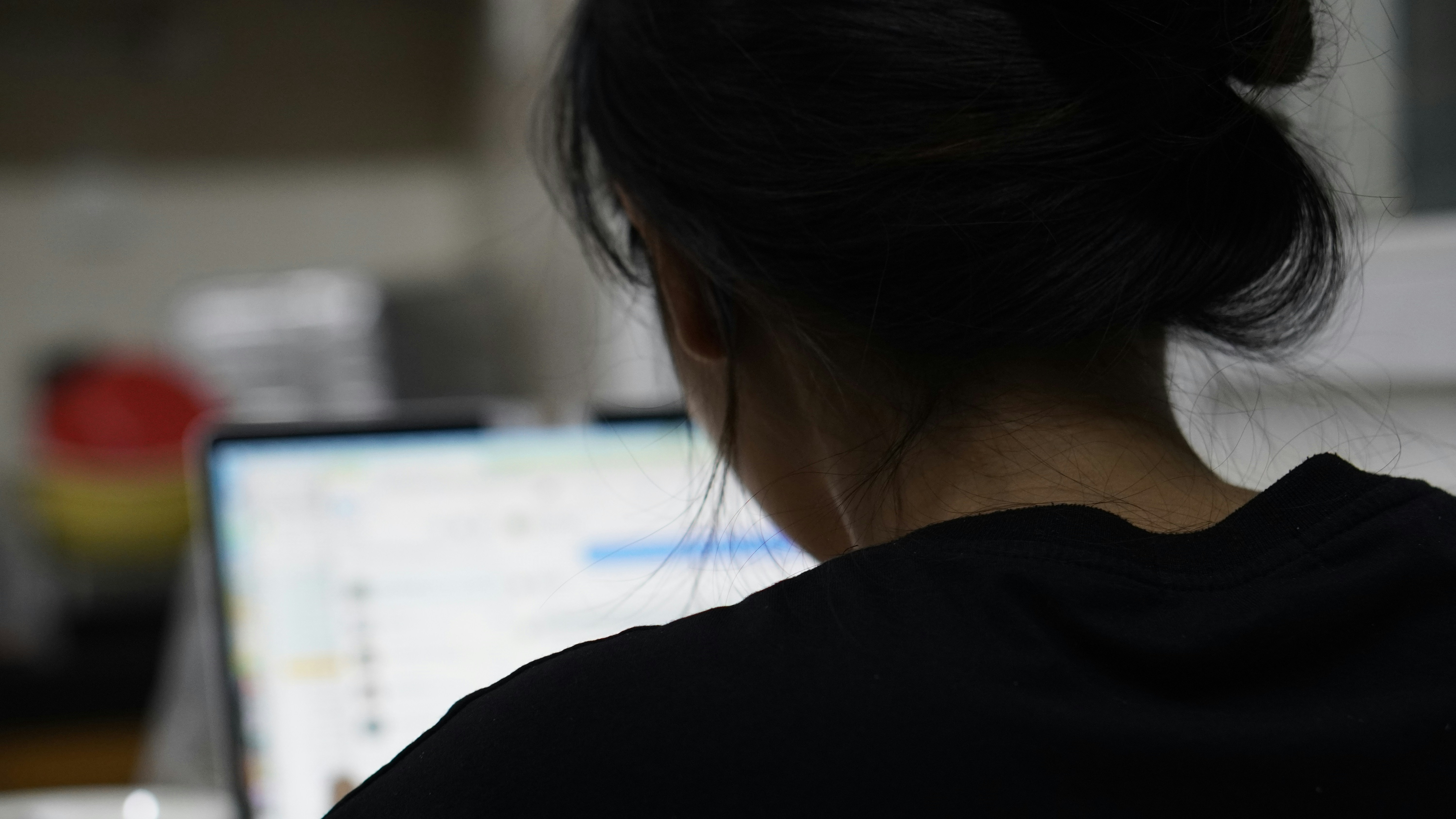 woman working - Email Audit
